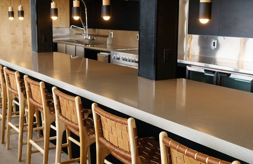 Center Hotel | Frontier Drive Inn