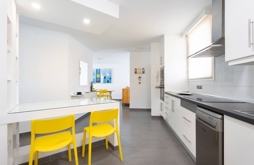 Los Cristianos Apartment | Frontline Penthouse with heated pool and parking