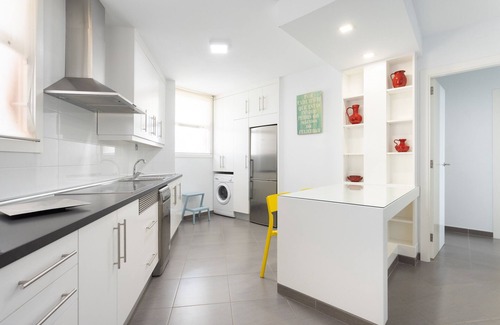 Los Cristianos Apartment | Frontline Penthouse with heated pool and parking