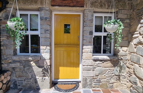 Loughinisland Cottage | Frontview Cottage - Sleeps 6