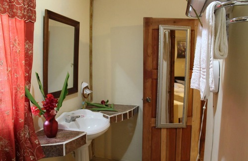 Armenia House | Fruitful Escapes: A boutique Ranch in Belize