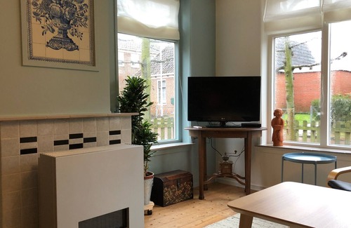 Paesens-Moddergat House | Frysk Hûs, holiday home in a quiet location