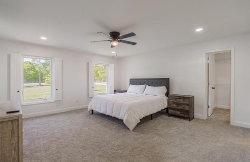 Blythewood House | Ft. Jackson, Dogs, 1G Wi-Fi, Health Professionals