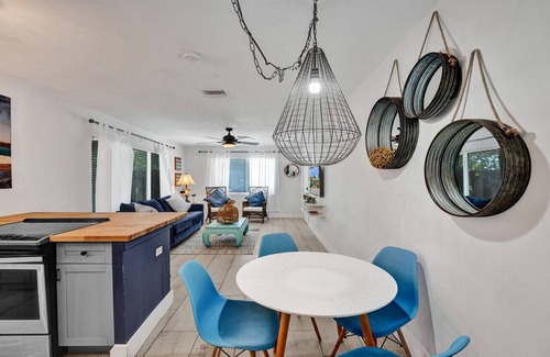 Lake Ridge Apartment | Ft. Lauderdale Beach Artistic Oasis w/BBQ