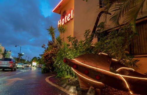 Bermuda Riviera Hotel | Ft. Lauderdale Beach Resort Hotel