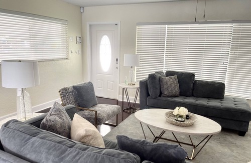 Middle River Terrace House | Ft Lauderdale getaway HEATED POOL sleeps 6-8