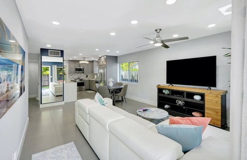 Poinsettia Heights House | Ft. Lauderdale Getaway w/Hot Tub!