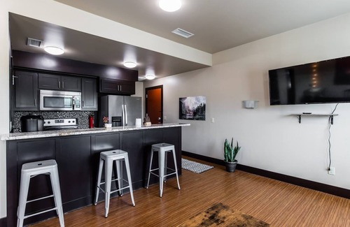 Fort Worth Apartment | Ft Worth Southside Loft 202- Walk to Magnolia Ave!