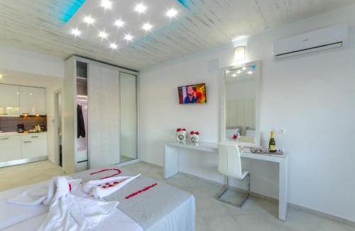 Skiathos Town Villa | FTELIA LUXURY STUDIO 'QUATTRO'