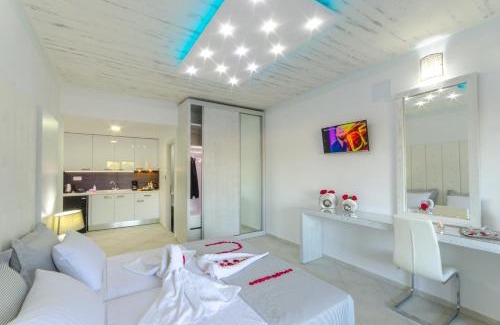 Skiathos Town Villa | FTELIA LUXURY STUDIO 'QUATTRO'