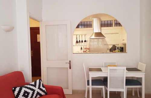 Fuengirola Apartment | Fuengirola, Central, Quality Sea View Apartment, Beach Front Block, FREE WiFi
