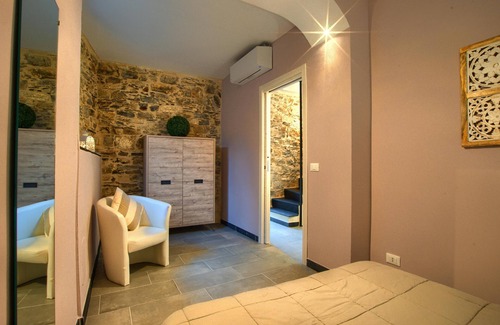 Vasia House | Fuga Romantica con Jacuzzi Privata