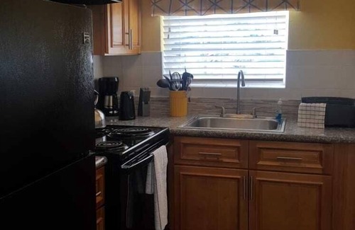 Bahamas Terrace Apartment | Full Apartment Near Beach, Bars, Restaurant