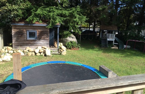 Deep Cove House | Full House steps from Mount Seymour Provincial Park and minutes to Deep Cove