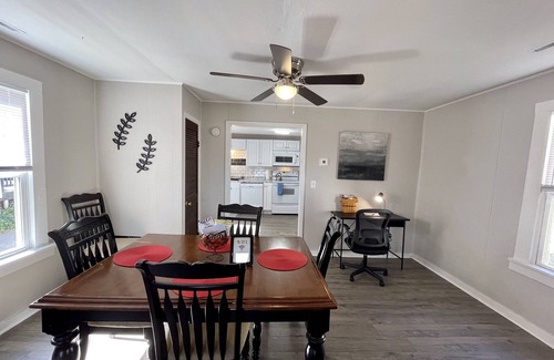 Lincoln House | Full home short walk to Memorial stadium, Hawks field, Railyard & Pinnacle arena