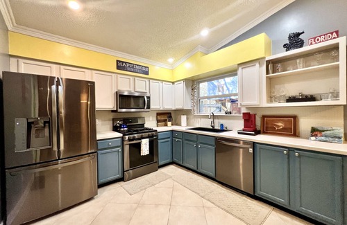 Fernandina Beach House | Full HOME with hot tub! Enjoy your stay at The Salty Dog!