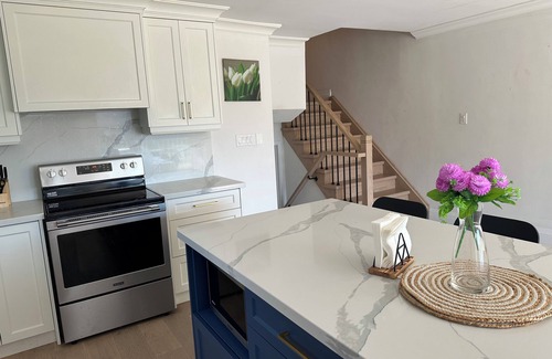Mississauga House | Full House 1 Bedroom 1 Bath with self check in