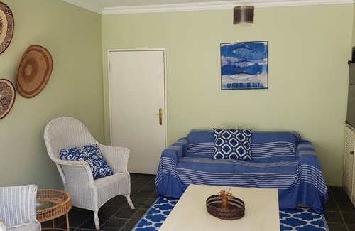 Greater Johannesburg Metropolitan Area House | Full House 150m from 4th ave Parkhurst (high speed wifi & Netflix)