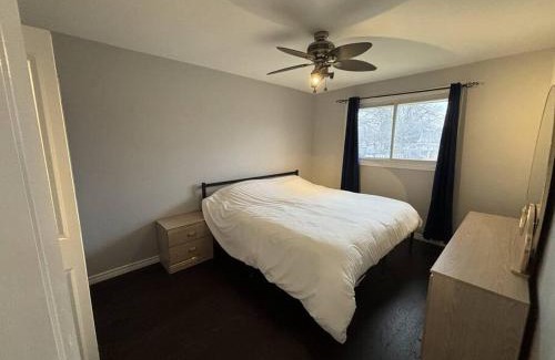 Woodslee House | Full House - 5 Bed, 2 Bath - East