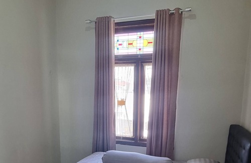 Depok Villa | Full House, 5 Bed Rooms - HUnian Nyaman, Asik, Seru & Murah !
