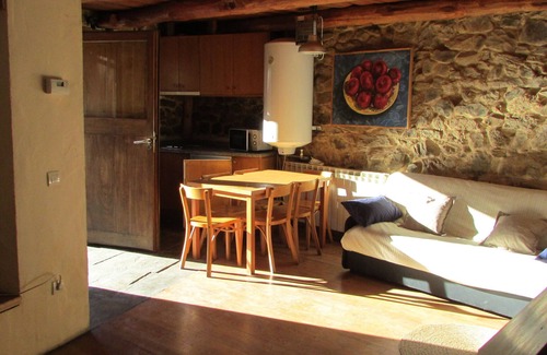 Cuevas de Vinayo Cottage | Full house for 4 people