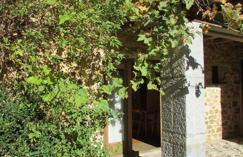 Cuevas de Vinayo Cottage | full house for 4 people