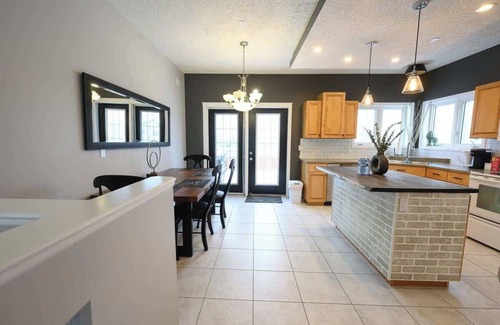 Grande Prairie House | Full House | Garage | BBQ | 3 Living Rooms & more