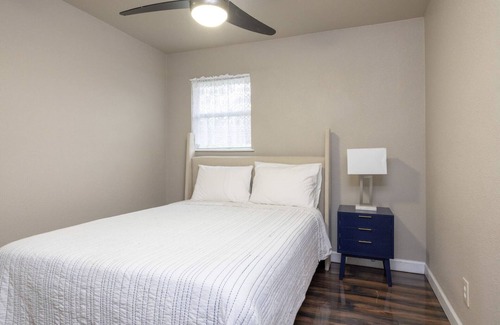 Fort Worth House | Full House Hideaway