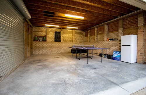 Loch Sport House | FULL HOUSE PLUS APARTMENT-BY LAKE VICTORIA