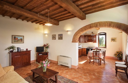 San Giovanni d'Asso House | full 2 storey house with private garden and share pool