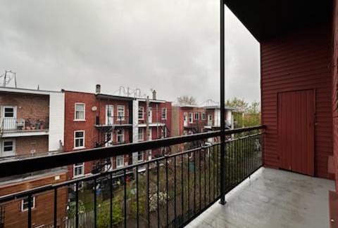 Verdun House | FULL KITCHEN 9min from DTOWN Room B