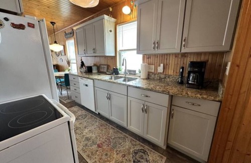 Orleans House | Full Kitchen,FamFriendly,Near Big Spring Lake