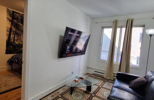 Plateau Mont Royal Apartment | Full kitchen - Fast Wifi - Bar and Restaurants Hotel #4