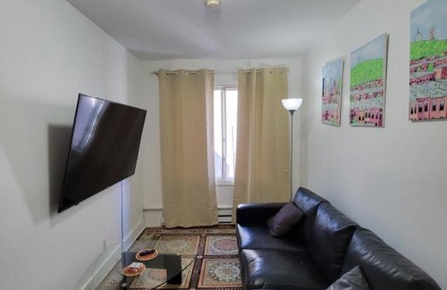 Plateau Mont Royal Apartment | Full kitchen - Fast Wifi - Bar and Restaurants Hotel #4