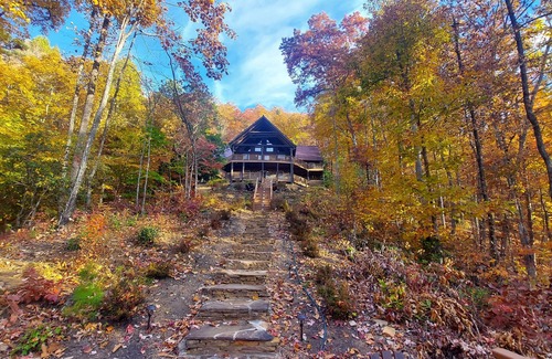 Franklin Cabin | Full Log Cabin,11 wooded acres near Franklin NC. Sleeps 16 in Beds. Waterfalls.