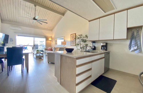 Kihei Condo | FULL OCEAN VIEW CLEAN SPACIOUS HIGH END REMODELED A/C IN LIVING + BEDROOMS