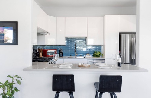 Laguna Beach Apartment | Full Ocean Views, Modern & walk to “Main Beach”