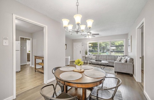 Pasadena House | Full remodel 3BR High-Speed WiFi Near Hobby Airport