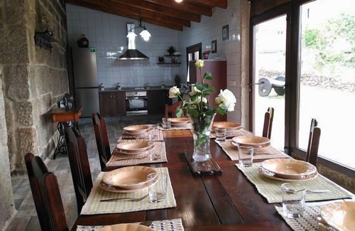 Ponte Caldelas Cottage | Full rental house for 8-10 people, ideal for families with pets.