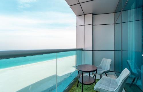 Rumailah Apartment | Full seaview luxury with gym,pool,jacuzzi,sauna,24x7 cafe,beach,restaurants,medical and more