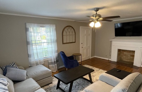 Tuscaloosa House | Full time rental 4 bedrooms and 2 baths.House is located 1 mile from UA campus.