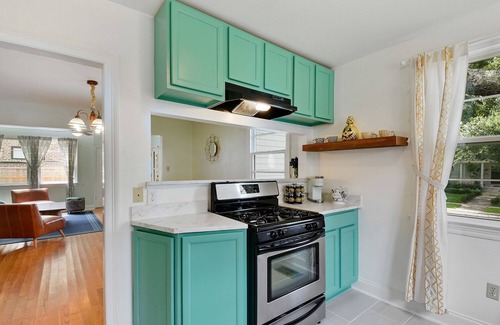 Lakeview Apartment | Full unit off Canal Blvd. 4 miles from French Qtr.