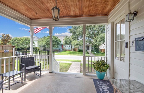 Lakeview Apartment | Full unit off Canal Blvd. 4 miles from French Qtr.