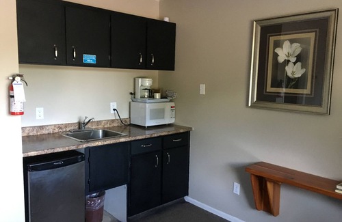 Chemainus Hotel | Fuller Lake Motel