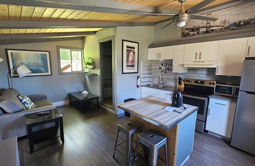 Chemainus Hotel | Fuller Lake Motel
