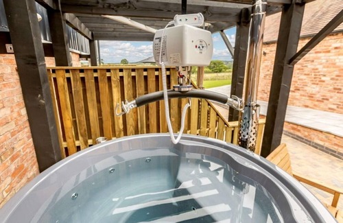 Bishampton Cottage | Fully Accessible-Disabled Adapted-Hot Tub-Pets