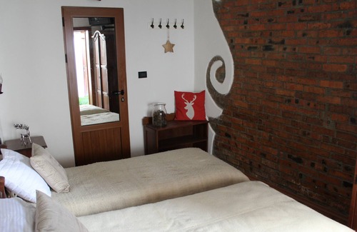 Old Town Ski Chalet | Fully catered chalet, sleeps up to 20! British run by Total Chalets