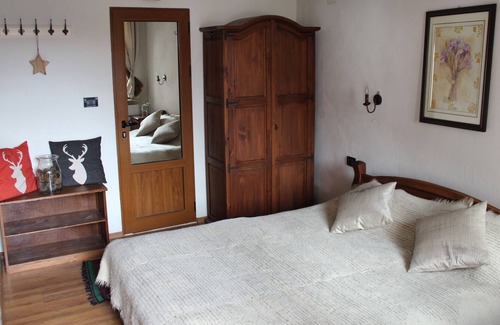 Old Town Ski Chalet | Fully catered chalet, sleeps up to 20! British run by Total Chalets