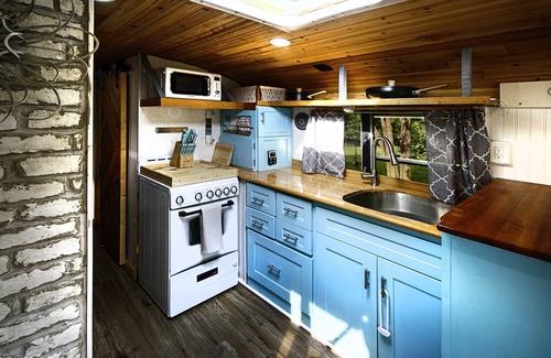Charles Town House | Fully Converted Skoolie on Charming 40-Acre Farm with Hot Tub