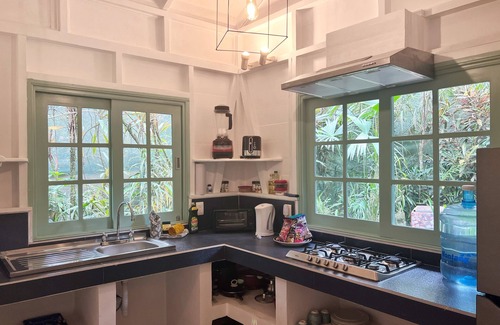 Cocles House | Fully equipped bungalow in beautiful jungle garden, near beaches